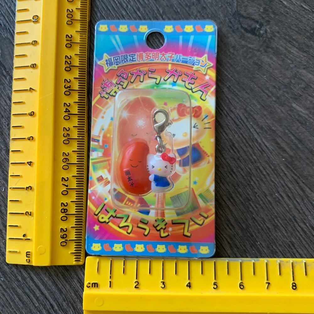 2005 HELLO KITTY MENTAIKO CELL CHARM